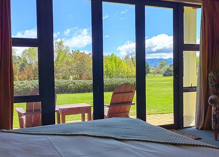 酸橙树山林小屋